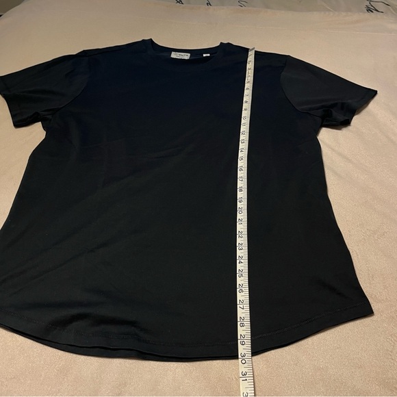 NWOT CUTS CLOTHING Curve-Hem Athletic Fit T-Shirt - Picture 9 of 9